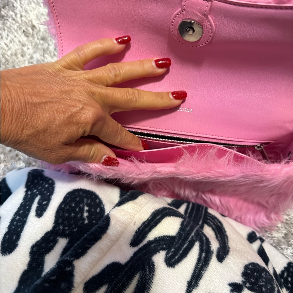 Balenciaga Pink Faux Fur Shoulder Bag with Chain Strap - Picture 6 of 8